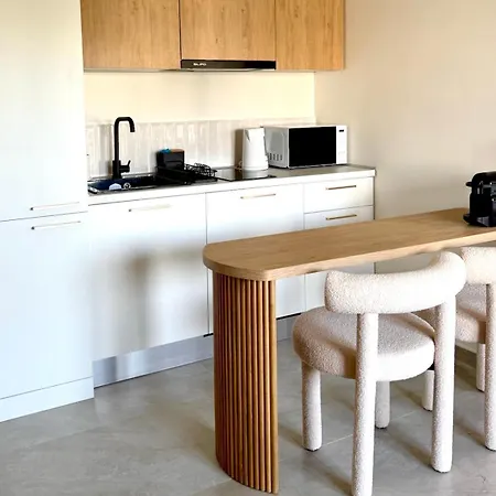Covea By The Sea Boho Seaside Apartment, 400 M From The * Peraía