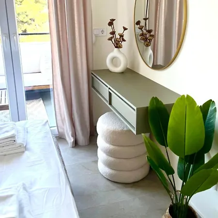 Apartman Covea By The Sea Boho Seaside Apartment, 400 M From The